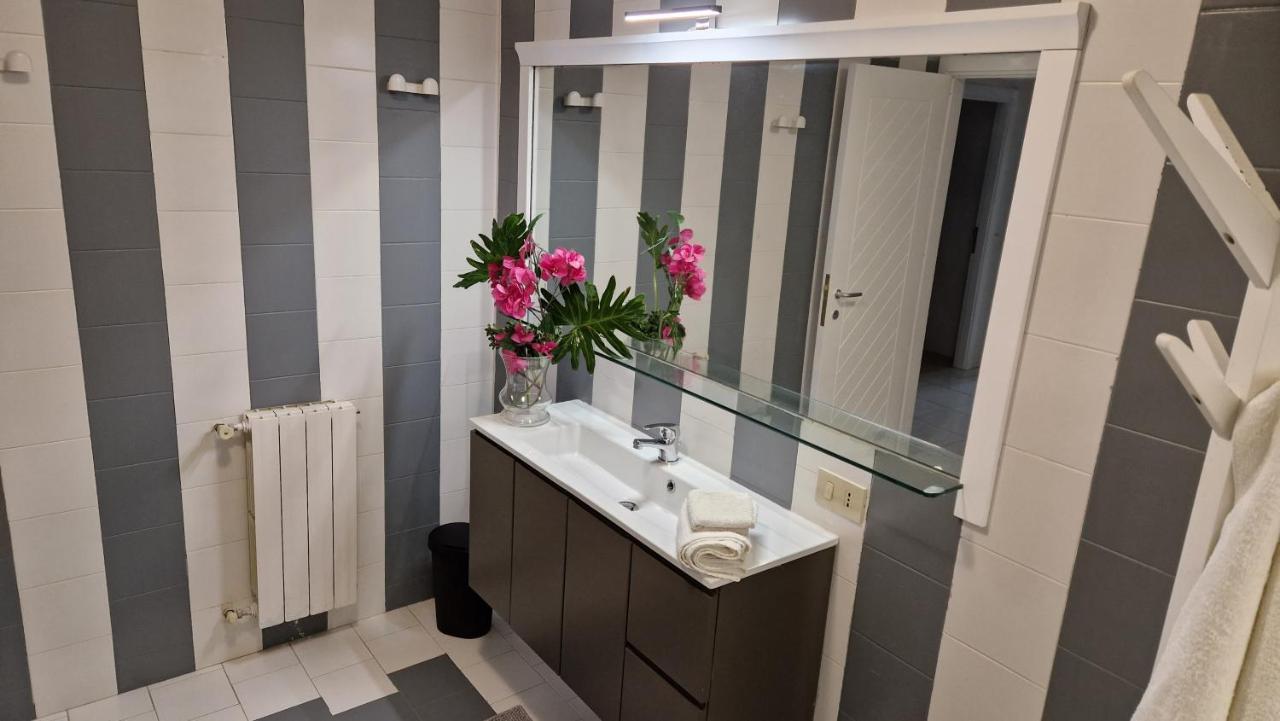 Sea Apartment & Pool 2 Palermo Luaran gambar